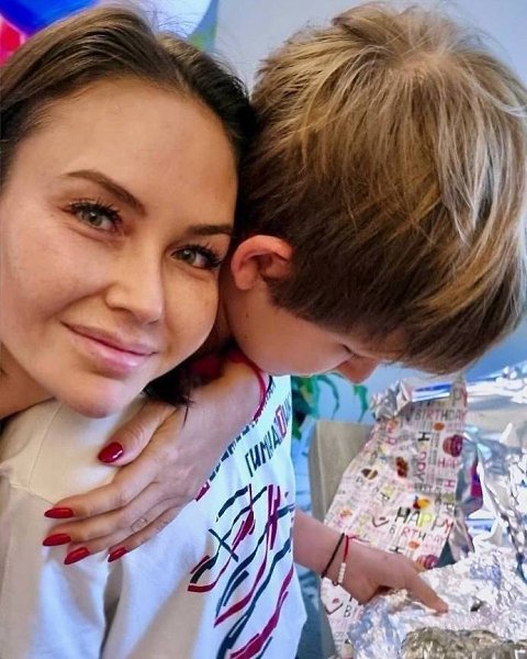 Сыну Павла Воли и Ляйсан Утяшевой исполнилось 12 лет.Гордые родители сообщают, что рост Роберта уже ... - 4