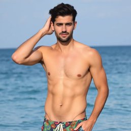 GodGod, 25, 