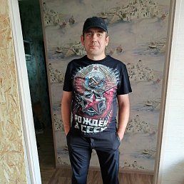 Tolik, 39, 