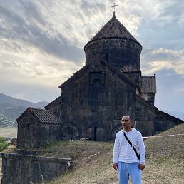 Harut, 43, 